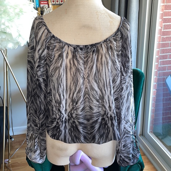 Kardashian Kollection blouse - Picture 4 of 4